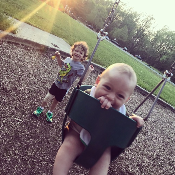 Meet your Posher, Ashley 💞✨ - Picture 3 of 3